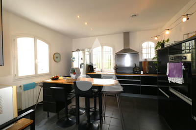 Maison - 219 m² - 7 pièces