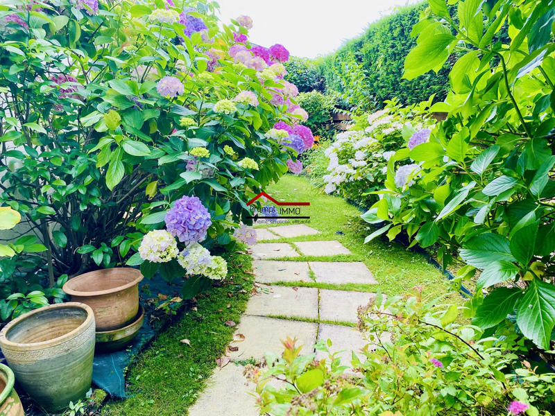 Villa - 250 m² - 6 pièces