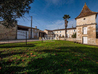 Maison ancienne - 229 m² - 7 pièces