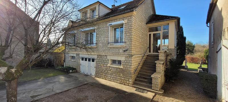 Maison - 108 m² - 6 pièces