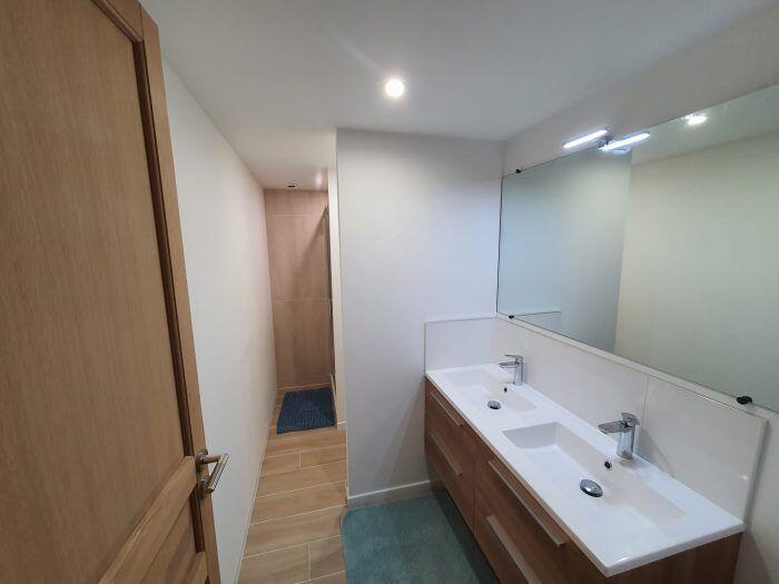 Maison - 280 m² - 6 pièces