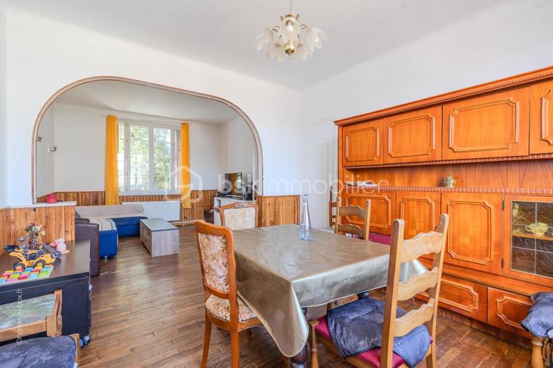 Maison - 161 m² - 11 pièces