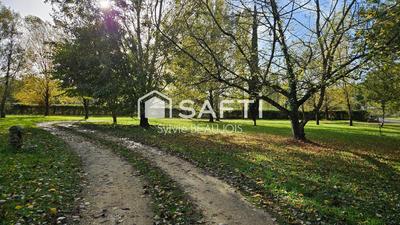 Maison - 168 m² - 8 pièces