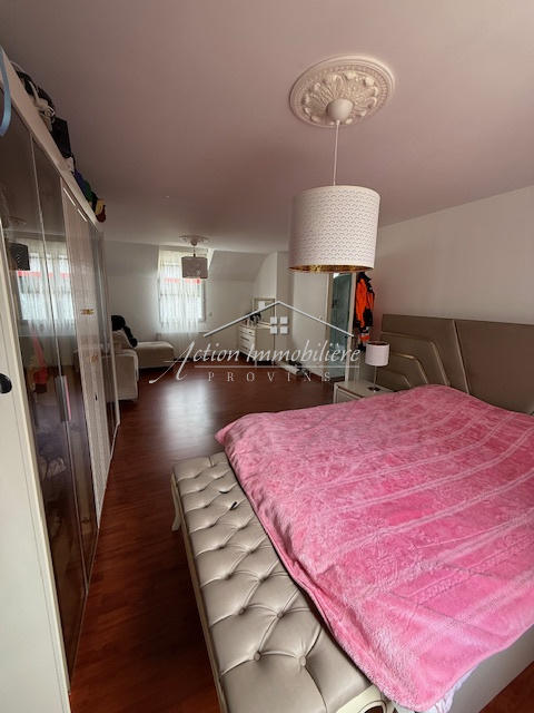 Maison - 234 m² - 6 pièces