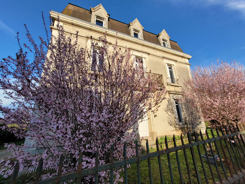 Maison - 244 m² - 8 pièces