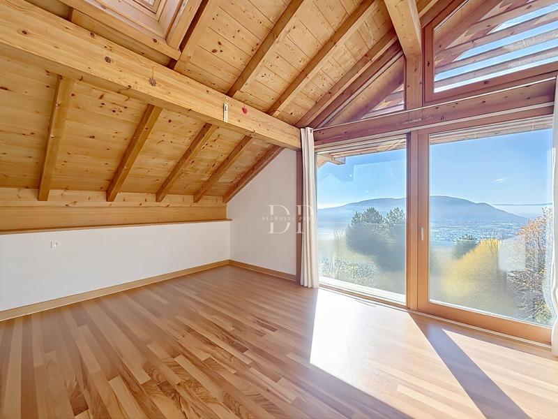 Maison - 300 m² - 6 pièces