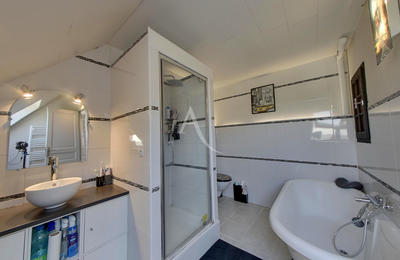 Maison - 148 m² - 6 pièces