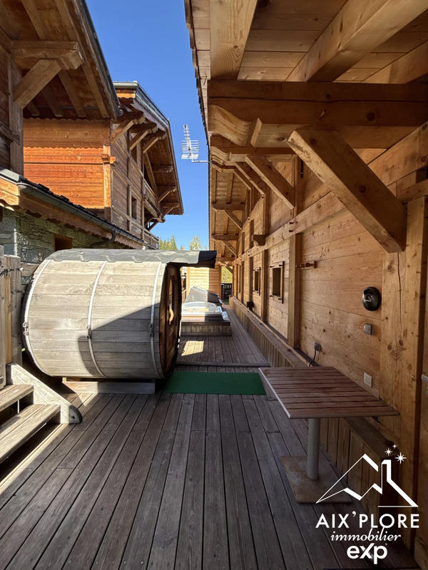 Châlet - 433 m² - 9 pièces