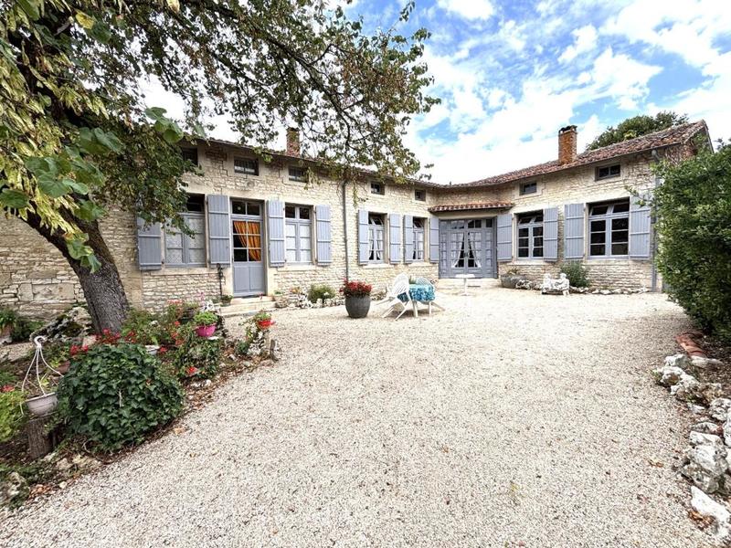 Maison - 162 m² - 5 pièces