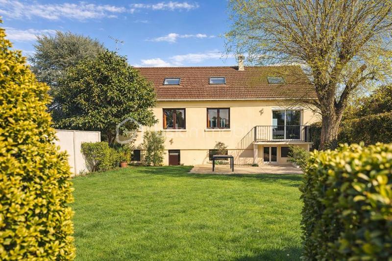 Maison - 139 m² - 8 pièces