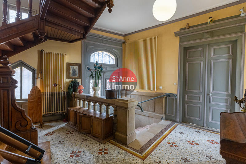 Maison - 357 m² - 8 pièces