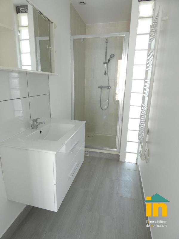 Immeuble - 130 m² - 8 pièces