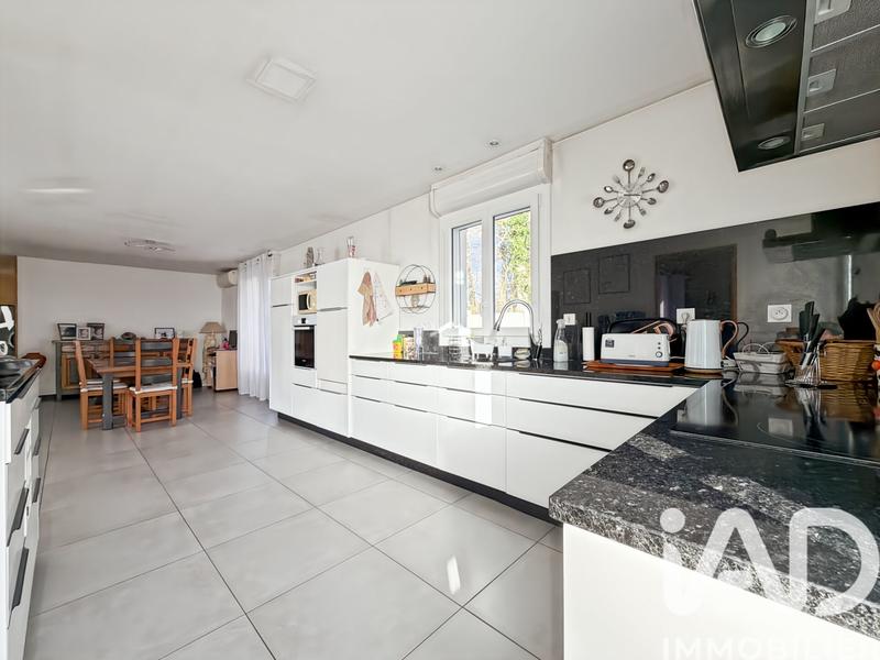 Maison - 107 m² - 6 pièces