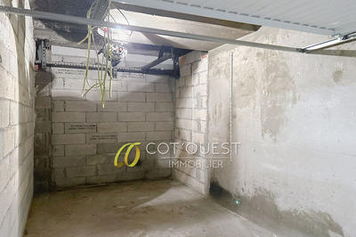 Parking / Garage - 11 m²