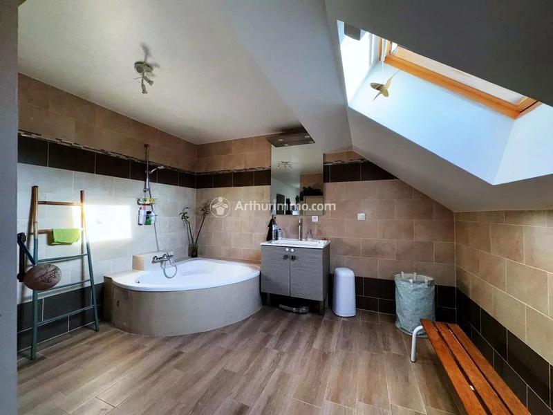 Maison - 288 m² - 7 pièces