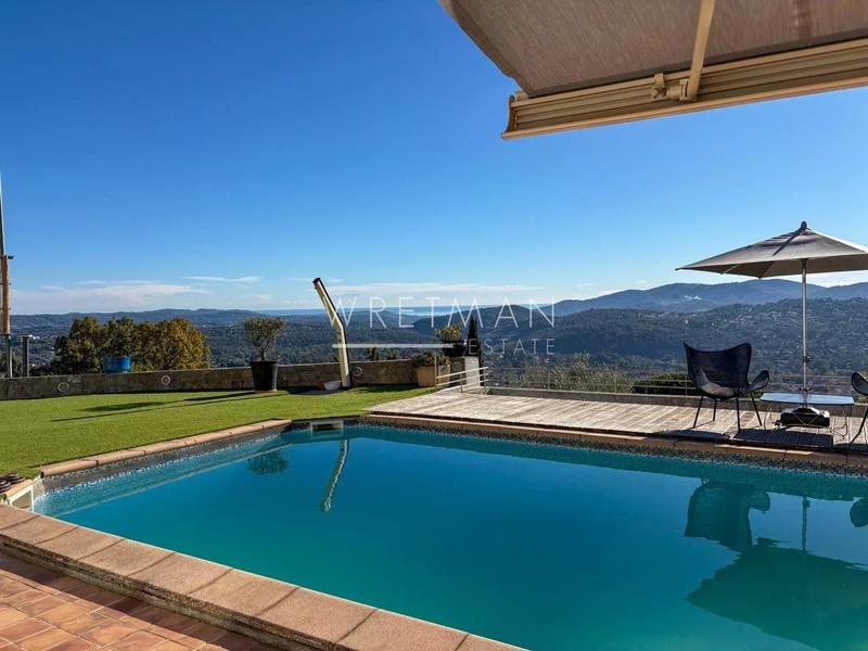 Villa - 205 m² - 8 pièces