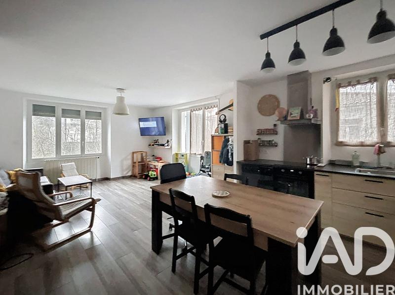 Maison - 90 m² - 5 pièces