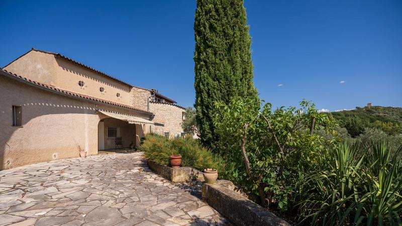 Maison - 210 m² - 5 pièces