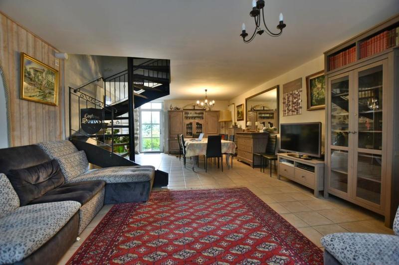 Maison - 300 m² - 10 pièces