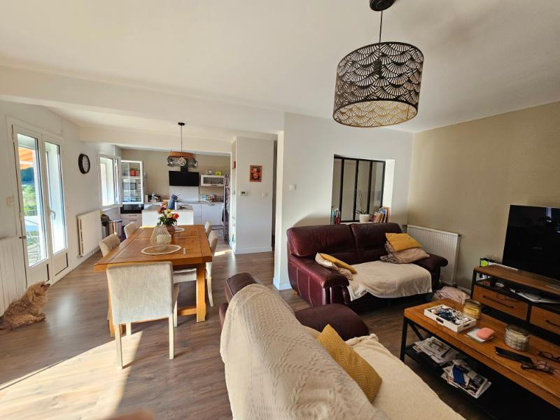 Maison - 143 m² - 7 pièces