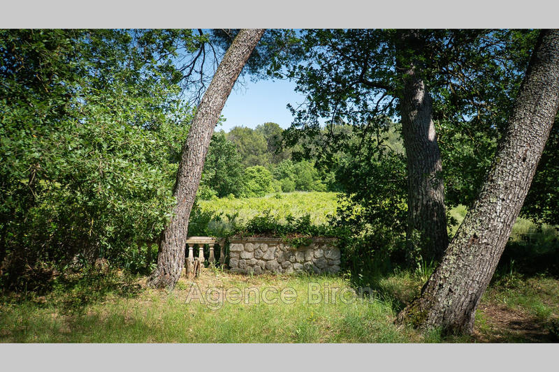 Propriété - 700 m² - 10 pièces
