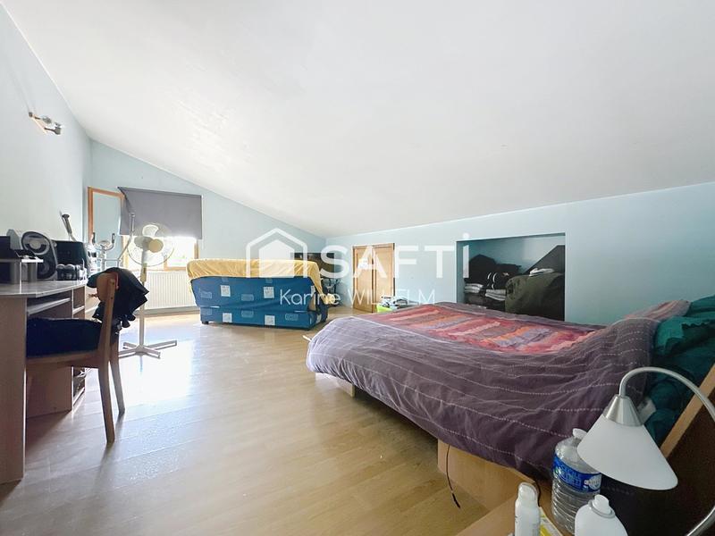 Maison - 200 m² - 8 pièces