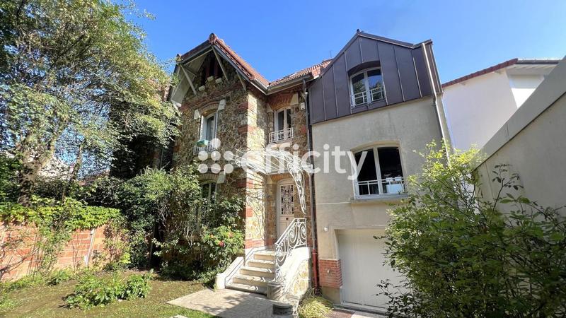 Maison - 140 m² - 6 pièces