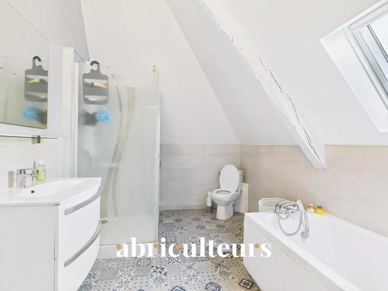 Maison - 147 m² - 7 pièces