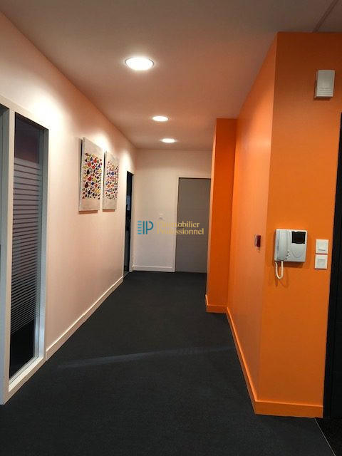 Bureau - 298 m² - 14 pièces