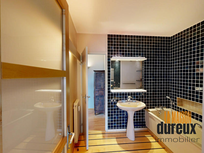 Appartement - 101 m² - 5 pièces