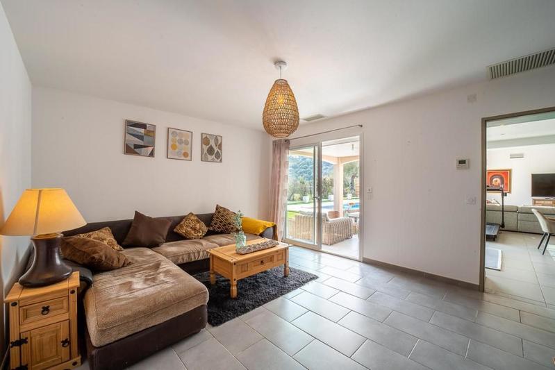 Villa - 250 m² - 8 pièces