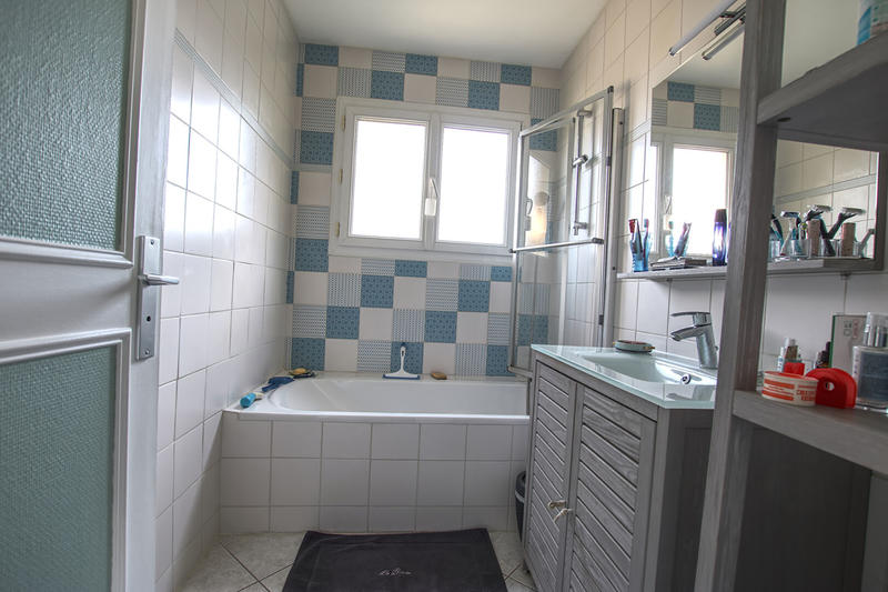 Maison - 207 m² - 7 pièces