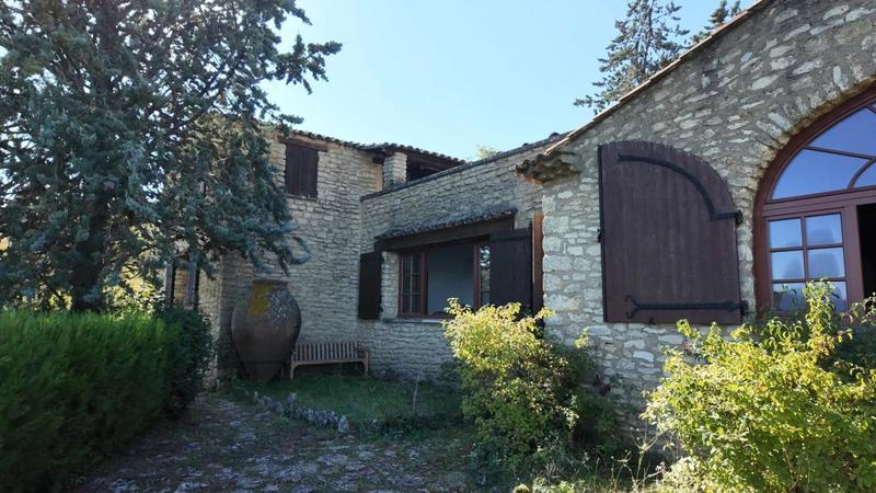 Propriété - 273 m² - 10 pièces