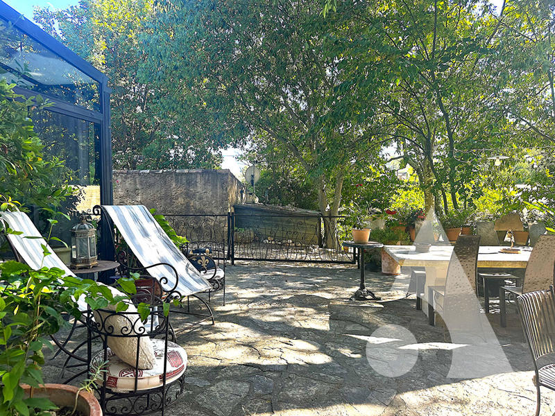 Maison - 300 m² - 9 pièces