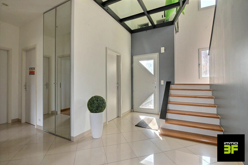 Maison - 186 m² - 6 pièces