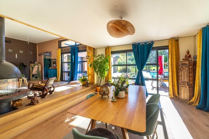 Maison de bois - 240 m² - 6 pièces