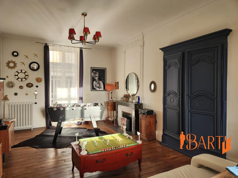 Maison - 350 m² - 10 pièces