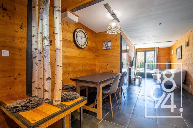 Maison - 328 m² - 11 pièces