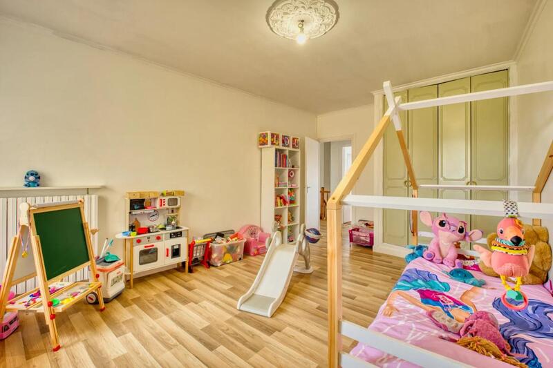 Maison - 165 m² - 6 pièces