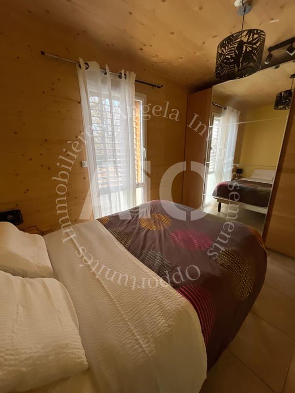 Maison - 360 m² - 10 pièces