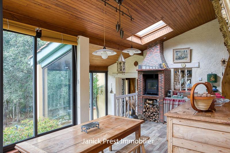 Maison - 180 m² - 6 pièces