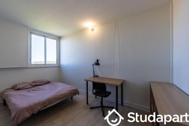 Chambre - 11 m² - 1 pièce