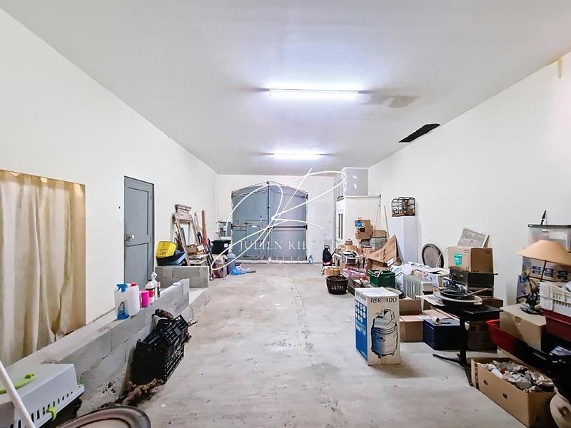 Maison - 238 m² - 8 pièces