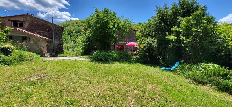 Maison - 300 m² - 12 pièces