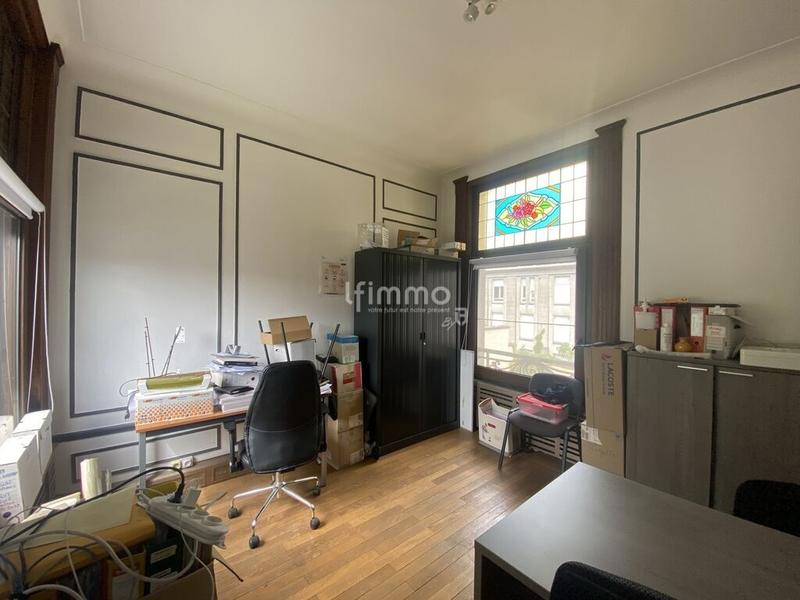 Maison - 239 m² - 12 pièces