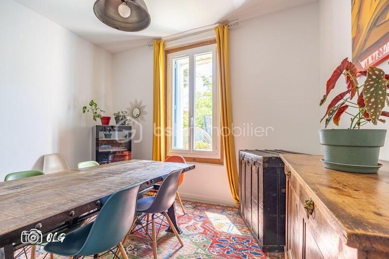 Demeure - 240 m² - 7 pièces