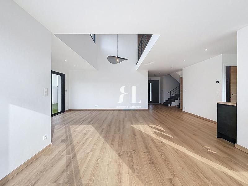 Maison - 141 m² - 5 pièces