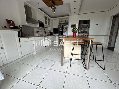 Maison - 275 m² - 10 pièces