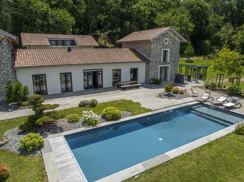 Maison - 350 m² - 9 pièces