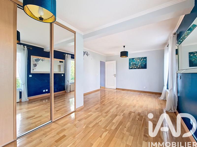 Maison - 177 m² - 7 pièces